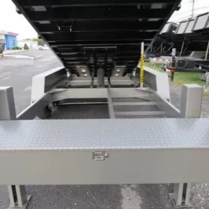 BWise 7 x 18 Gooseneck Tri-Axle Dump Trailer Hydraulic Jacks