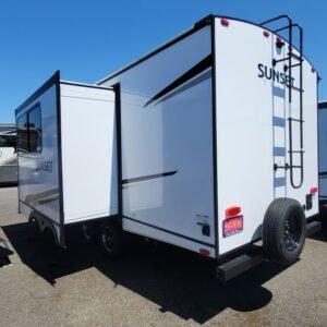 2024 Crossroads Sunset Trail Super Lite SS222RB (PET-RVC-0085)