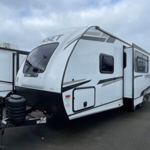 2024 Crossroads Sunset Trail Super Lite SS222RB (PET-RVC-0087)