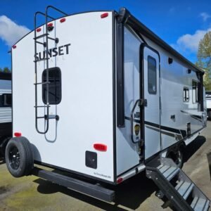 2024 Crossroads Sunset Trail Super Lite SS212RB (PET-RVC-0091)