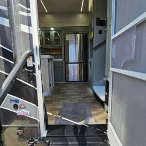 2024 Crossroads Redwood RW4150RD